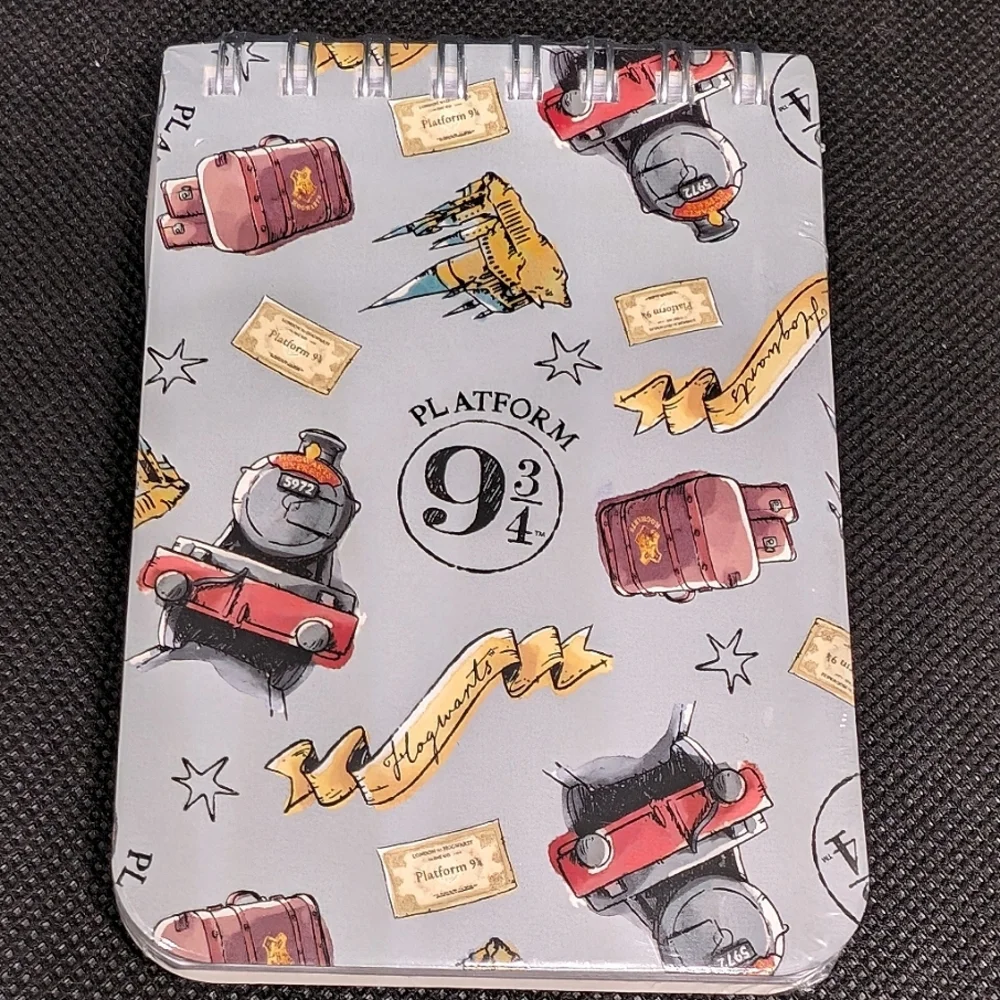 NWT Harry Potter Notepad Platform 9 and 3/4 Design